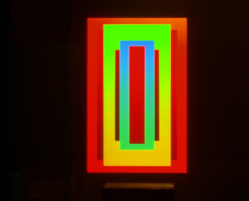 REDinGREENinBLUE-2011,_Hologramm_Glas,101x60cm-3[1]